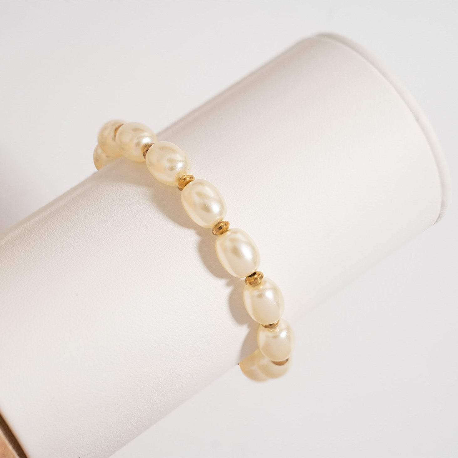 Glass Pearl Stretch Bracelet – 18K Gold, Waterproof, Tarnish-Free
