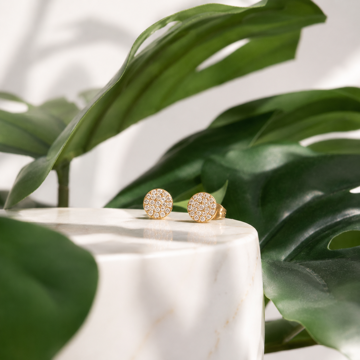 Pavé Round Stud Earrings – 18K Gold, Waterproof, Hypoallergenic