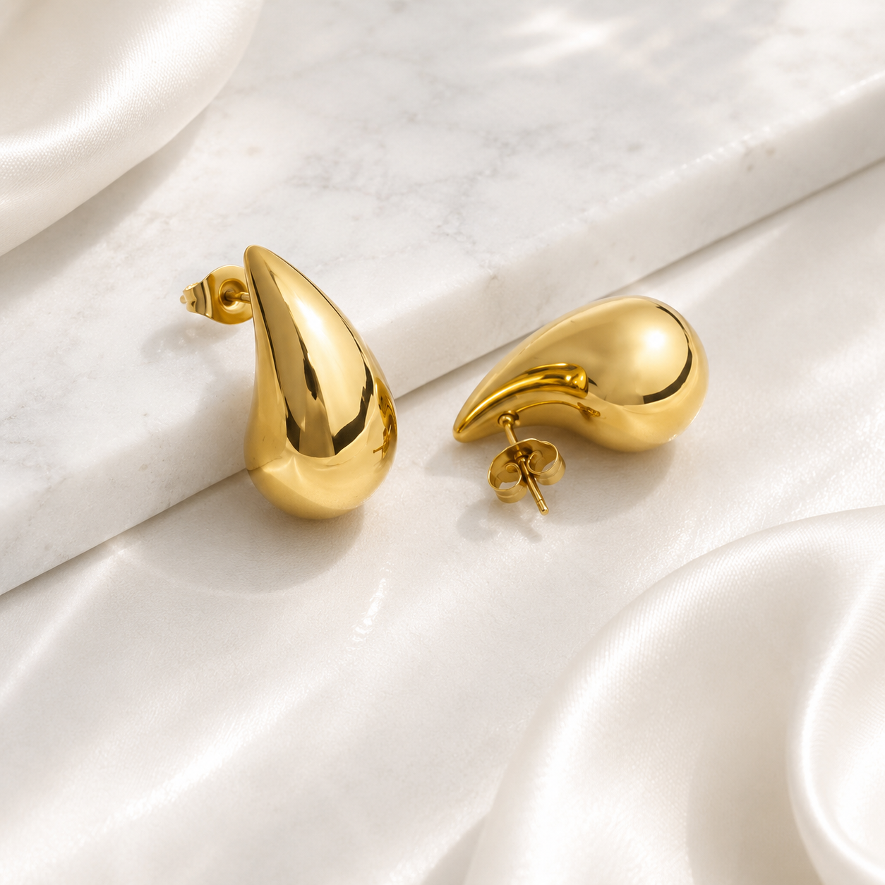 Teardrop Stud Earrings – 18K Gold, Minimalist, Waterproof
