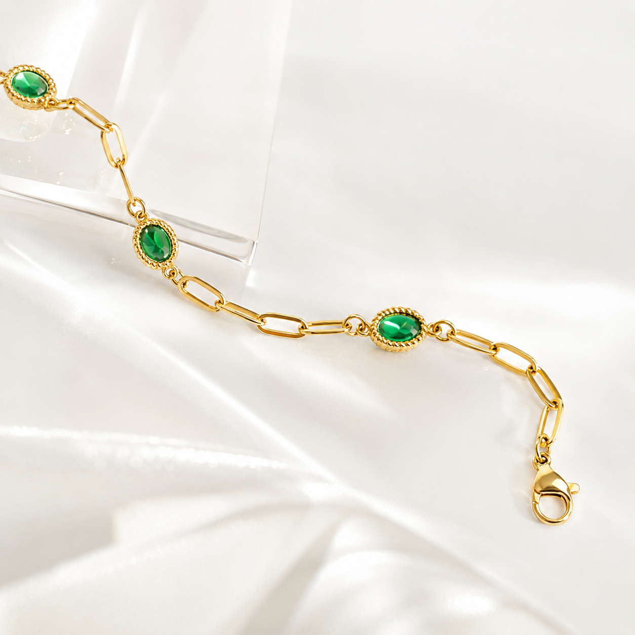 Emerald Paperclip Bracelet – 18K Gold, Green Stone, Dainty