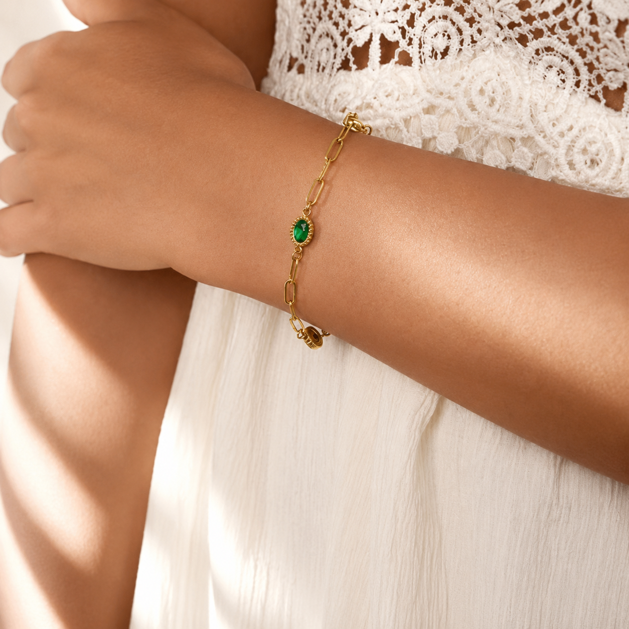 Emerald Paperclip Bracelet – 18K Gold, Green Stone, Dainty