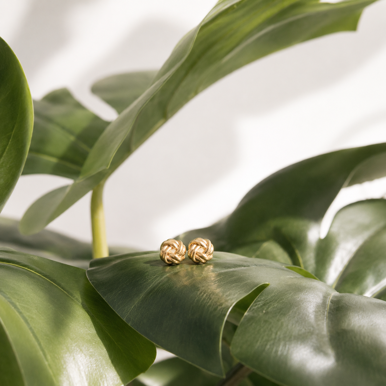 Knot Stud Earrings – 18K Gold, Minimalist, Waterproof
