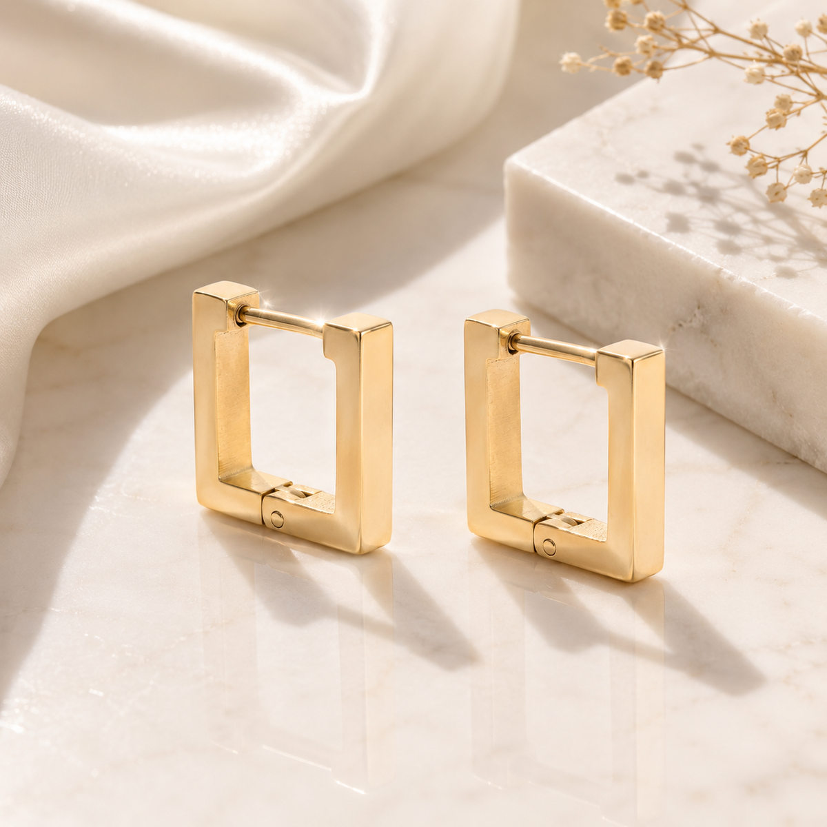 Square Huggie Hoop Earrings – product image 1