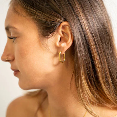 Oval Huggie Earrings – 18K Gold, Hypoallergenic, Waterproof