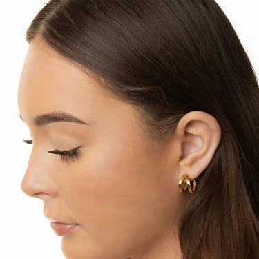 Split Hoop Earrings – 18K Gold, Minimalist, Everyday