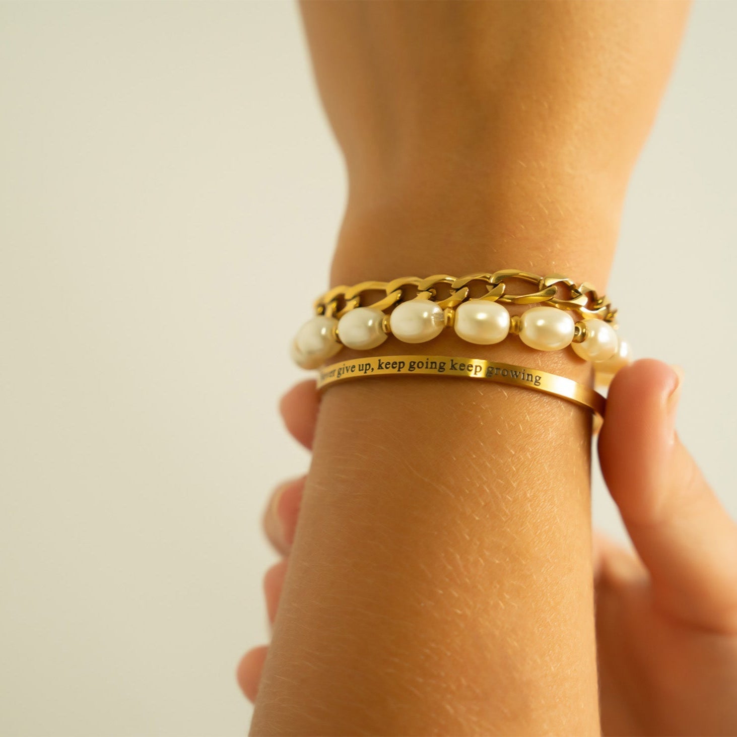 Glass Pearl Stretch Bracelet – 18K Gold, Waterproof, Tarnish-Free
