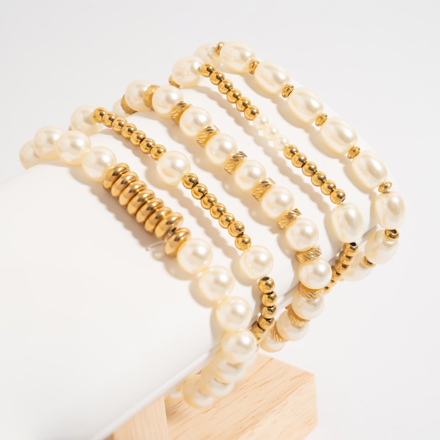 Glass Pearl Stretch Bracelet – 18K Gold, Waterproof, Tarnish-Free