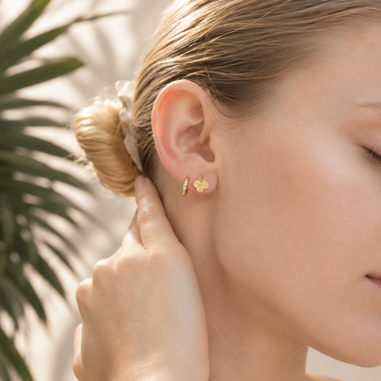 Clover Stud Earrings – 18K Gold, Lucky Charm, Waterproof