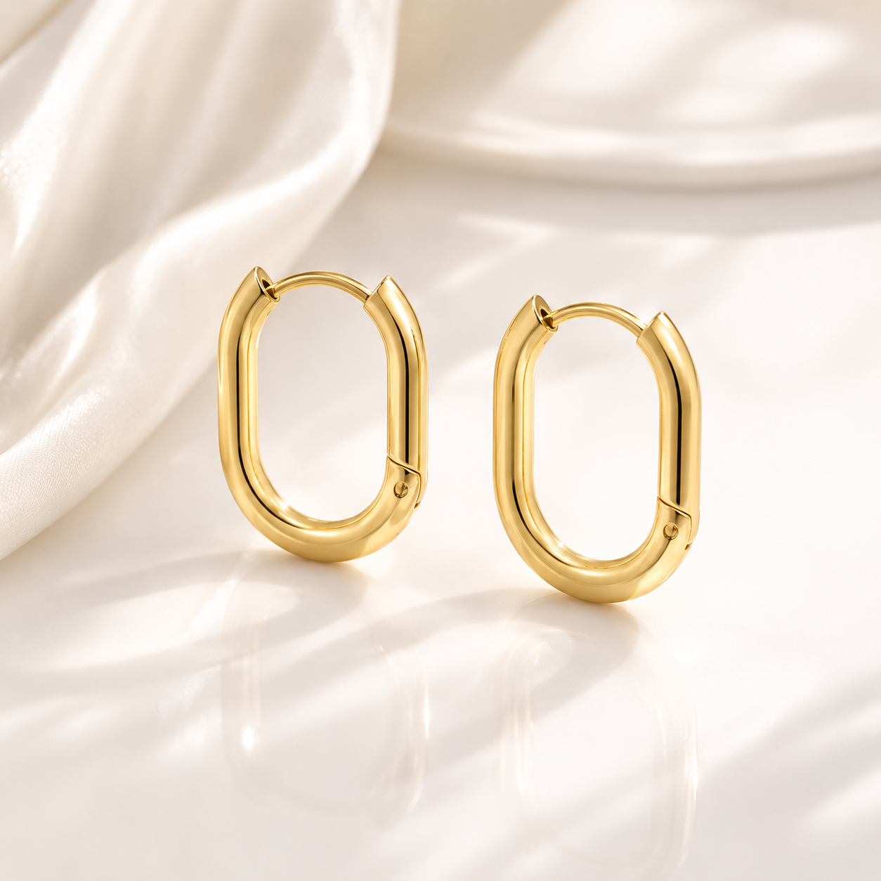 Oval Huggie Earrings – 18K Gold, Hypoallergenic, Waterproof