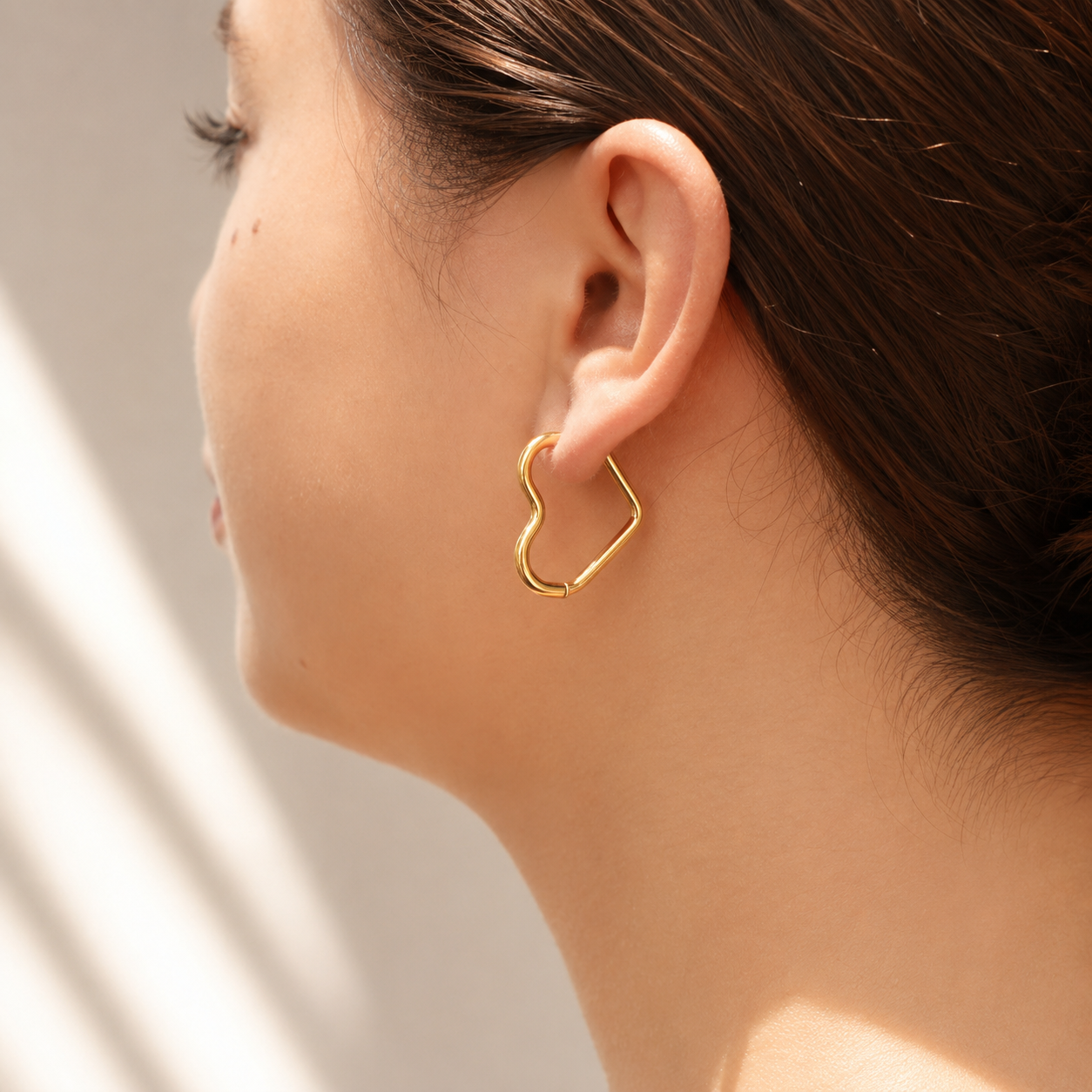 Heart Huggie Hoop Earrings – 18K Gold, Minimalist, Waterproof