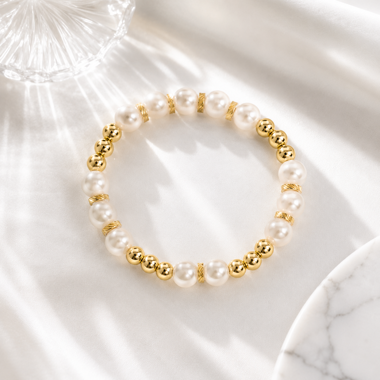 Pearl Stretch Bracelet – 18K Gold, 8mm Glass Pearls, Stackable