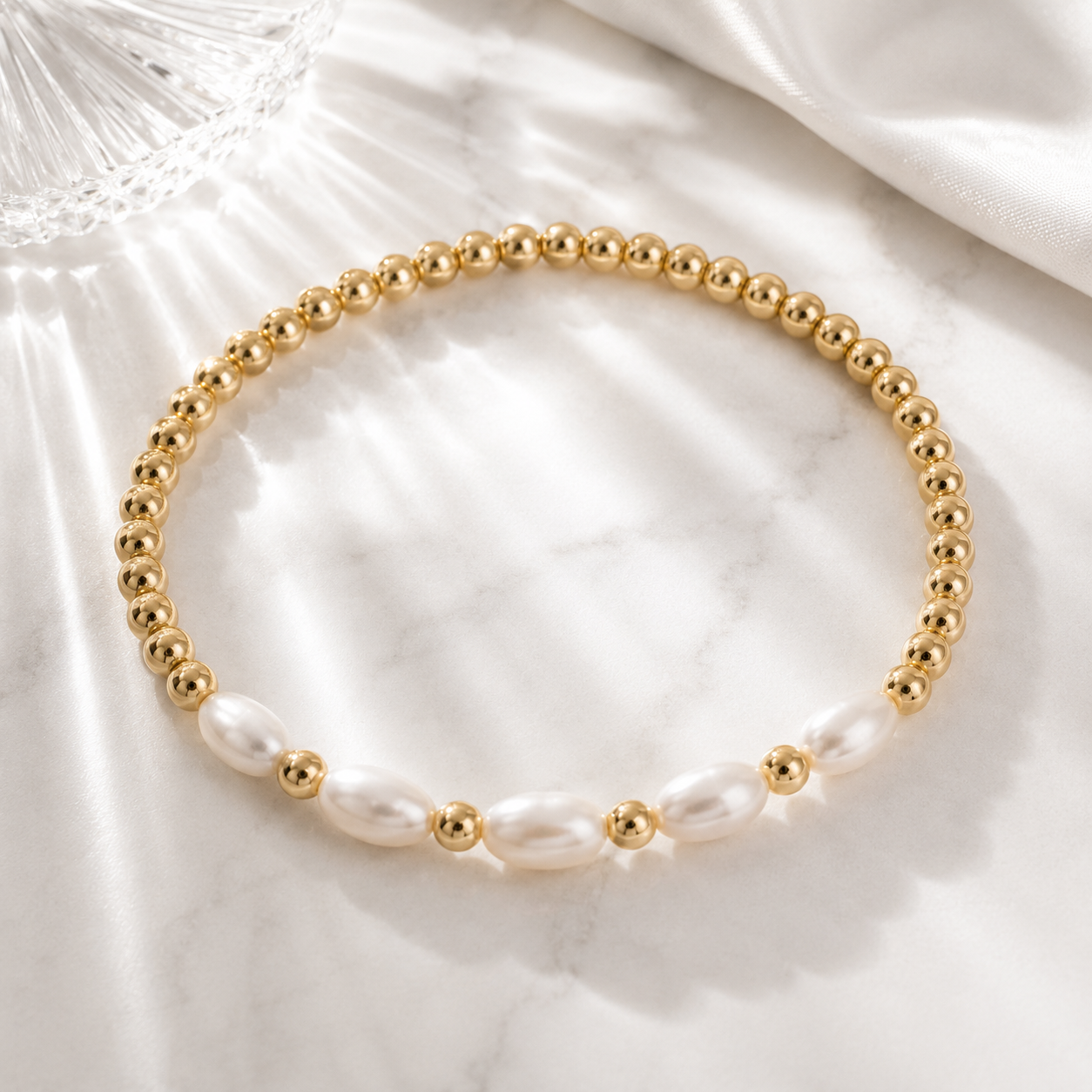 Oval Kiska Pearl Stretch Bracelet – 18K Gold, Tarnish-Free