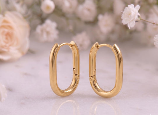Oval Huggie Earrings – 18K Gold, Hypoallergenic, Waterproof