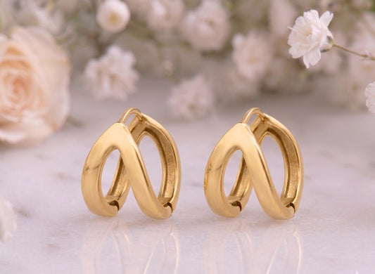 Split Hoop Earrings – 18K Gold, Minimalist, Everyday
